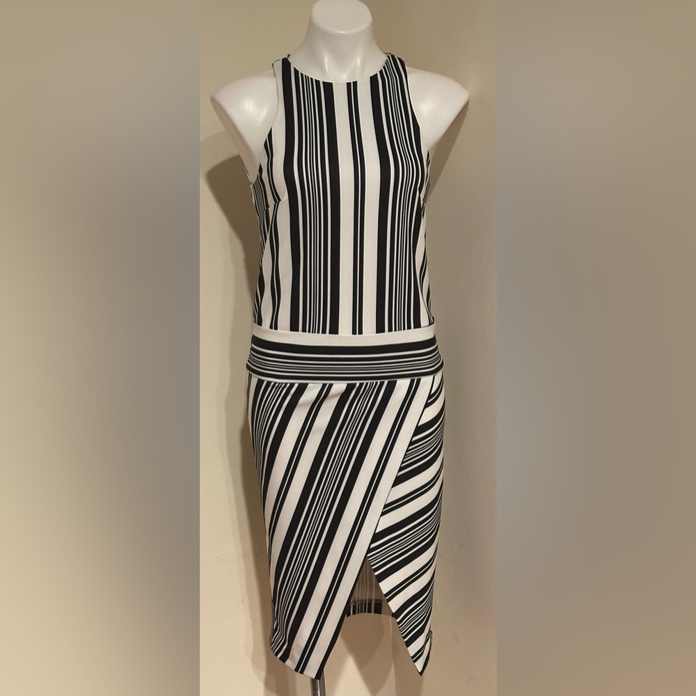 ASOS  NWT Awing Stripe Design  Stripe,Black & White, wrap front slit-dress Sz 4